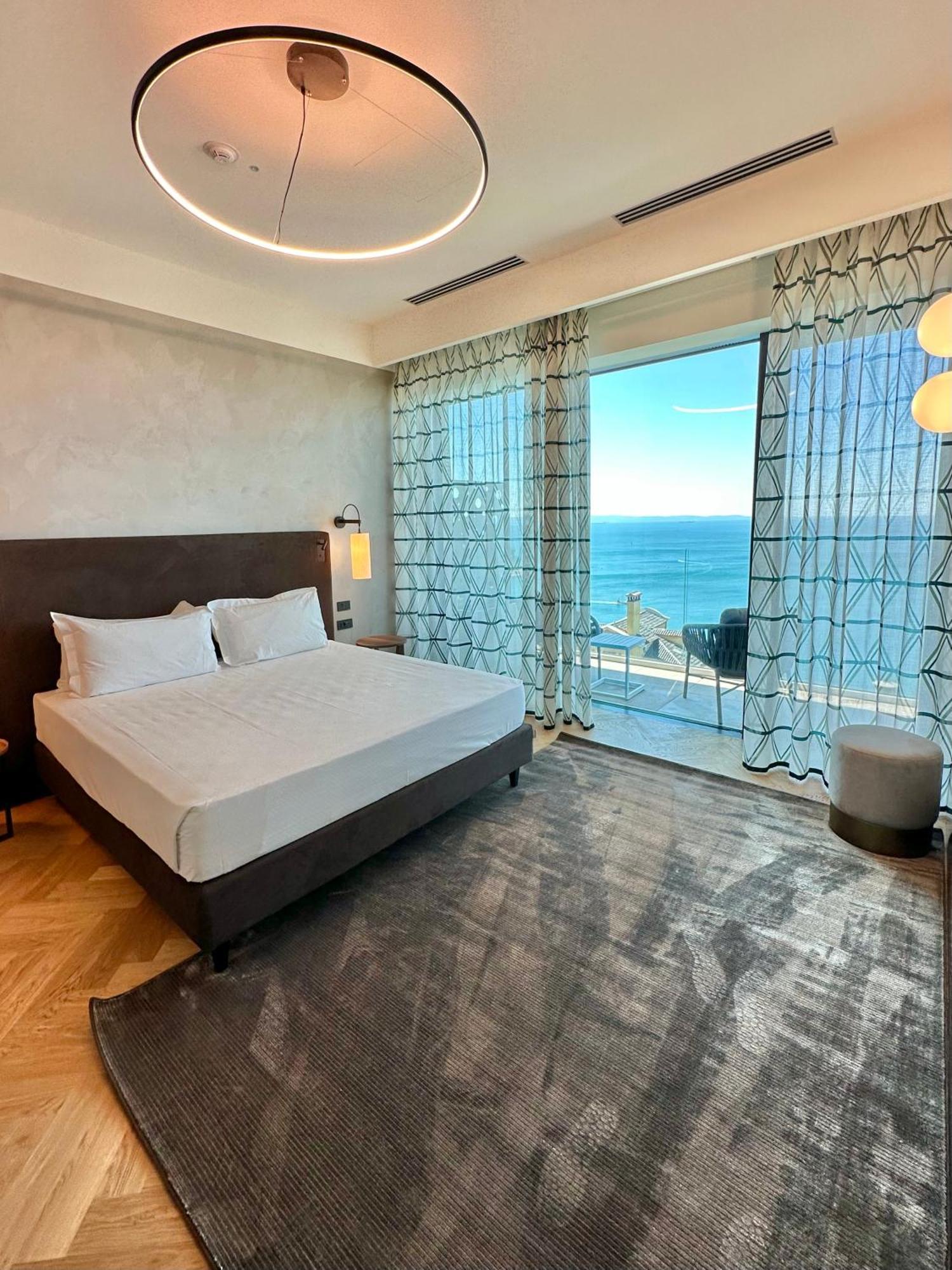 Maximilian Suites Trieste Bagian luar foto