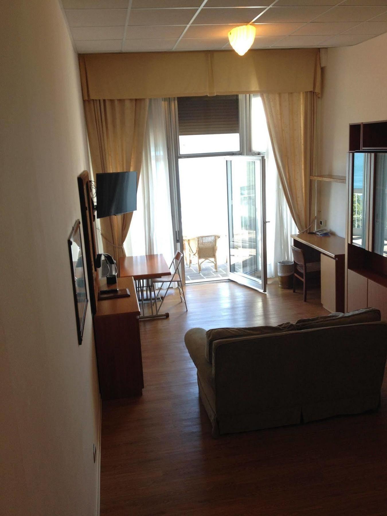Maximilian Suites Trieste Bagian luar foto