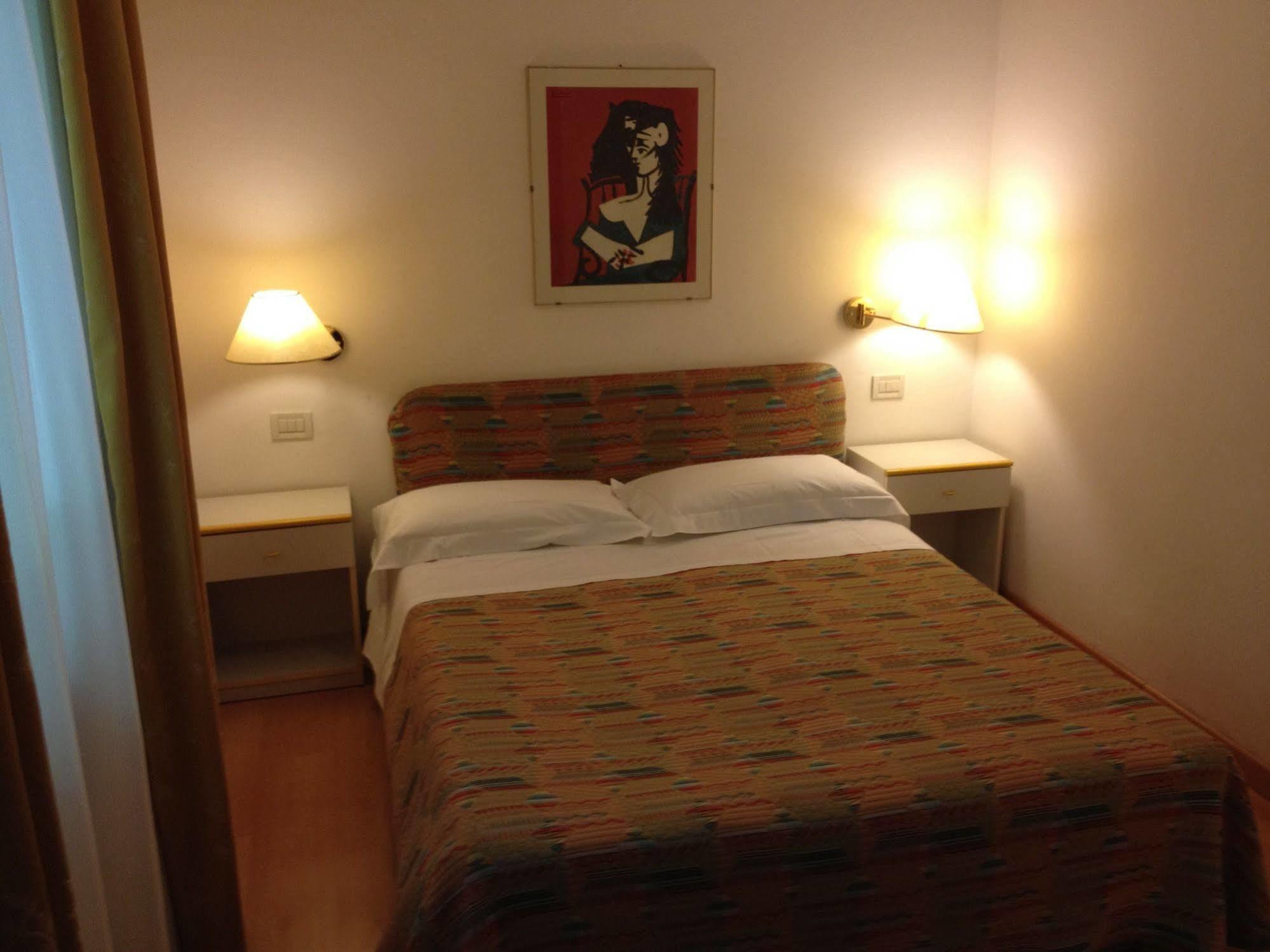 Maximilian Suites Trieste Bagian luar foto